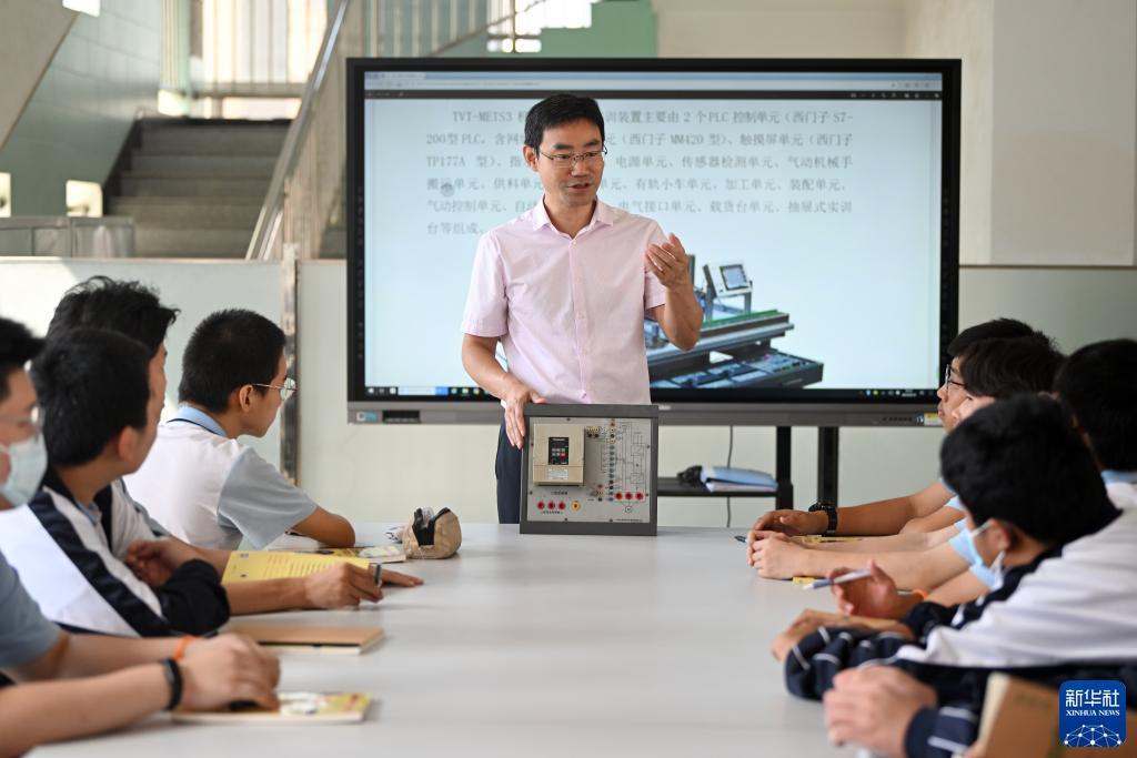 奔驰宝马电玩城游戏下载